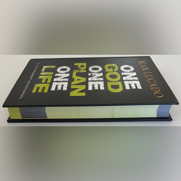 One God, One Plan, One Life: A 365 Devotional (a Teen Devotional to Inspire Fait - Picture 3 of 7